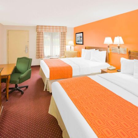 Howard Johnson By Wyndham Dothan Esterno foto