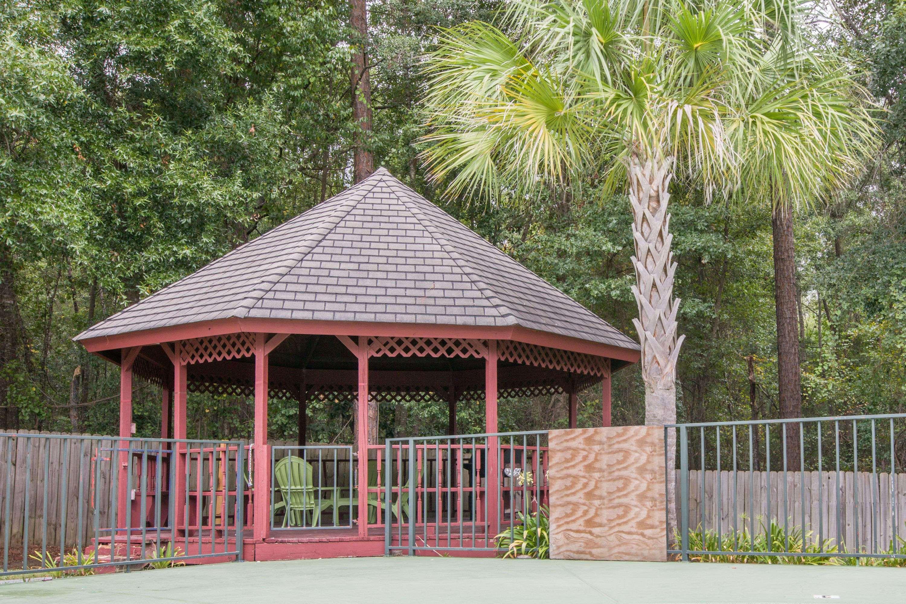 Howard Johnson By Wyndham Dothan Esterno foto