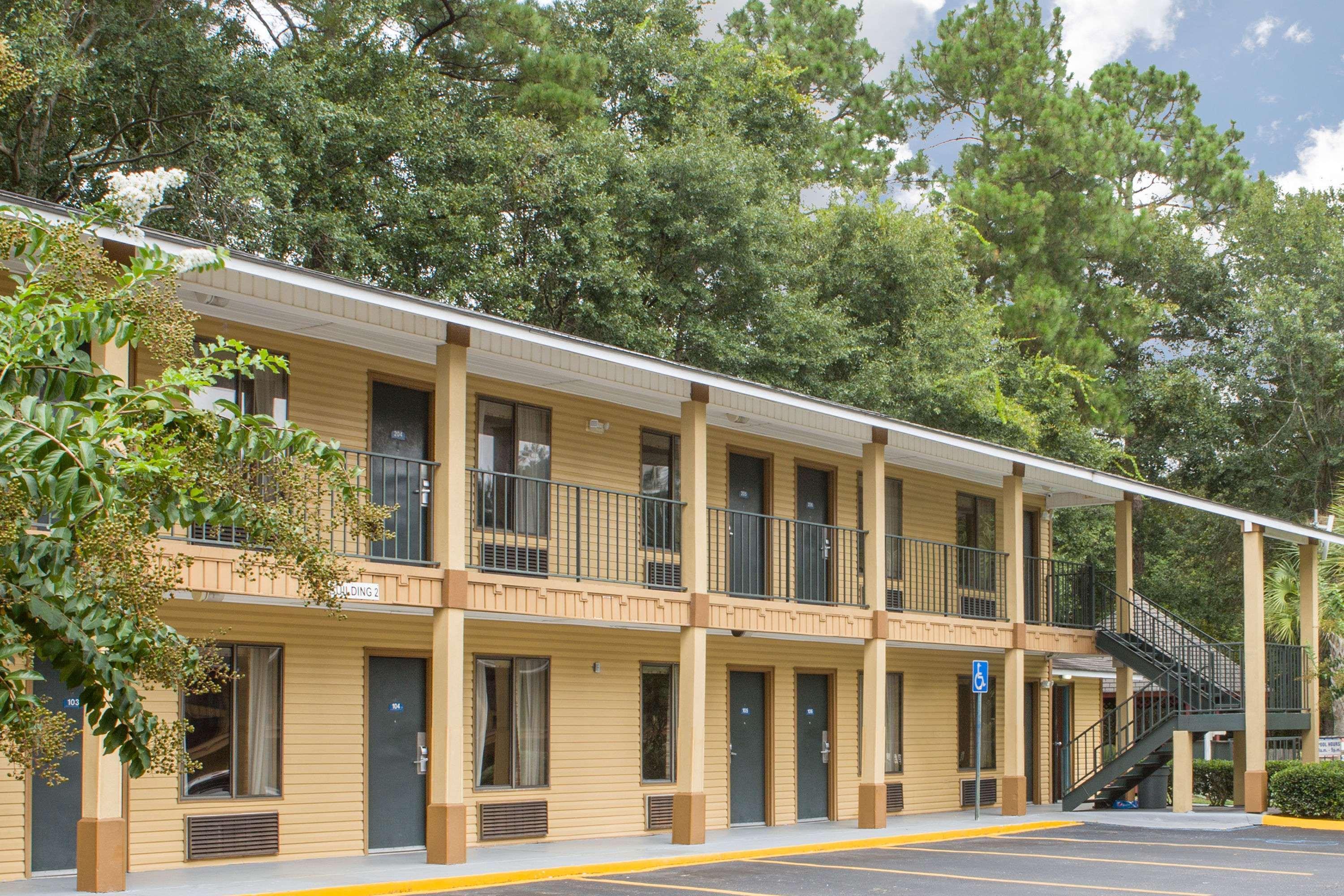 Howard Johnson By Wyndham Dothan Esterno foto